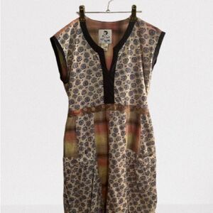 Reba Sleeveless V-Neck Midi Dress